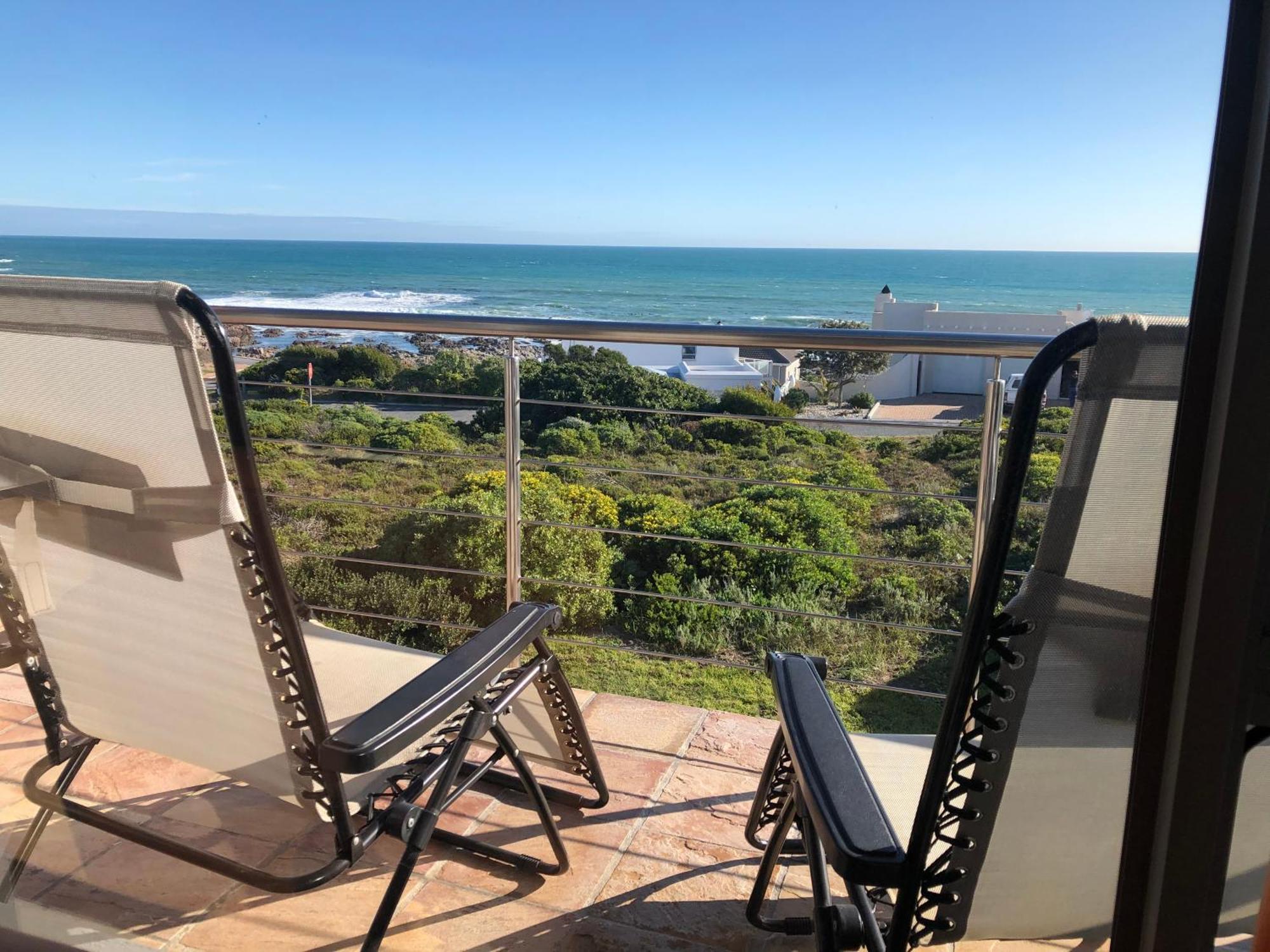 Marine 5 Boutique Hotel Gansbaai Exterior foto