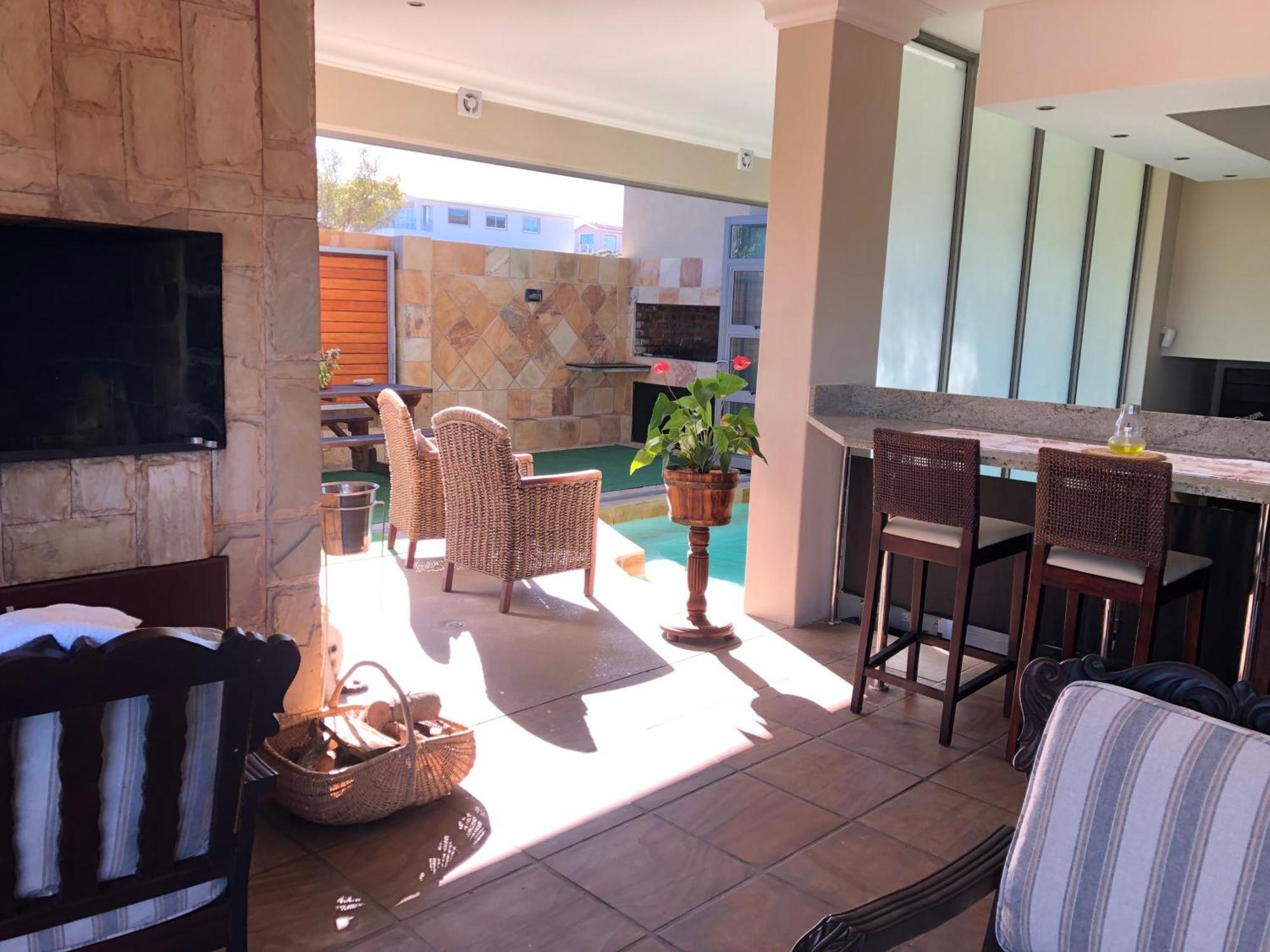 Marine 5 Boutique Hotel Gansbaai Exterior foto